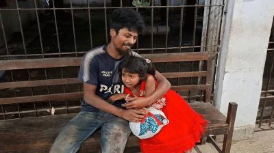 Man, accompanied by daughter, sees wife, infant son getting killed by train in Narsingdi
