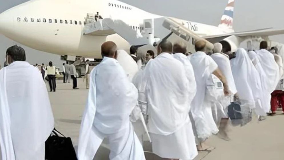 First Hajj return flight to leave for Bangladesh past midnight