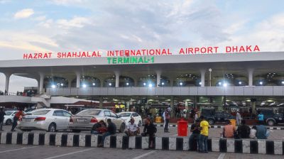 First return Hajj flight lands at Dhaka airport