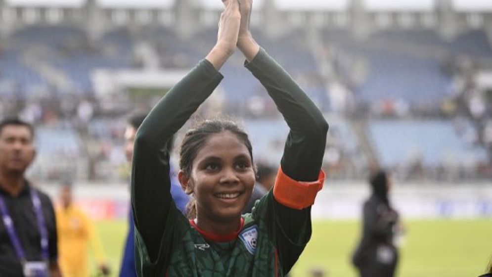 Afeida back as Bangladesh launch last push for final