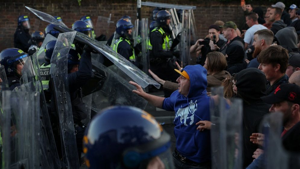 11 police officers injured in UK protests against 'pro-ethnic policing'