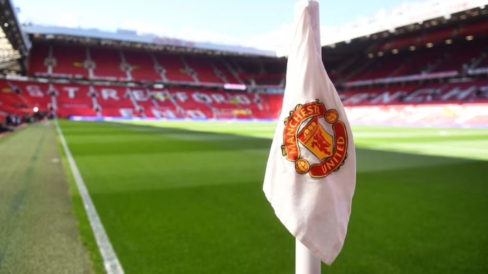 Glazer family members studying Man Utd stake sale