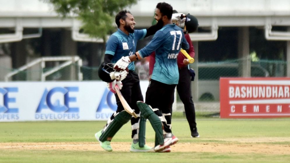 Ton-up Hridoy, Mushfiq headline rain-hit matchday