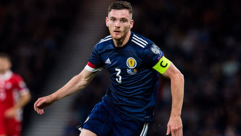 Spurs sign former Liverpool defender Robertson