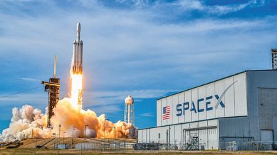 SpaceX seeks record $75b in stock market debut