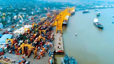 Govt moves to continue DP World negotiations