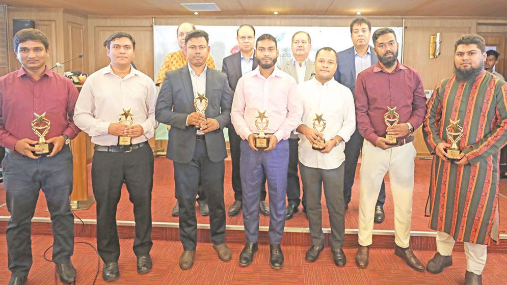 Two Daily Sun journalists win Agro Industry Media Award