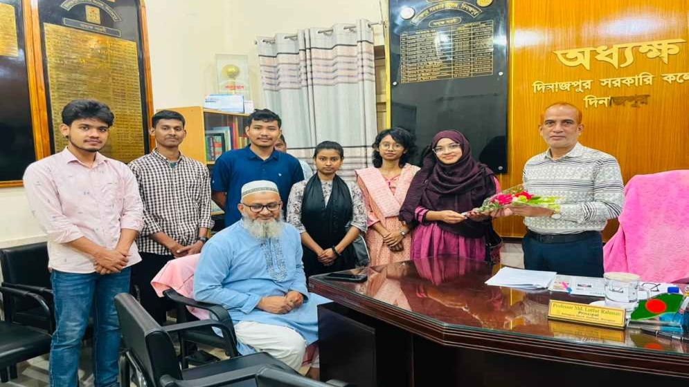 Shuvosangho felicitates adviser on National University Senate nomination
