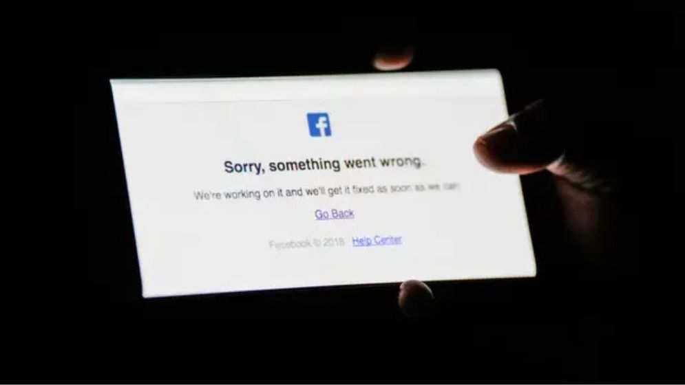 Facebook, Messenger down as users report major outage