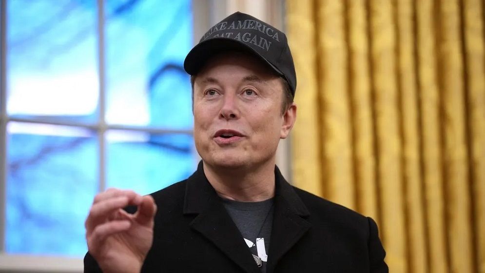 Elon Musk becomes the world's first trillionaire