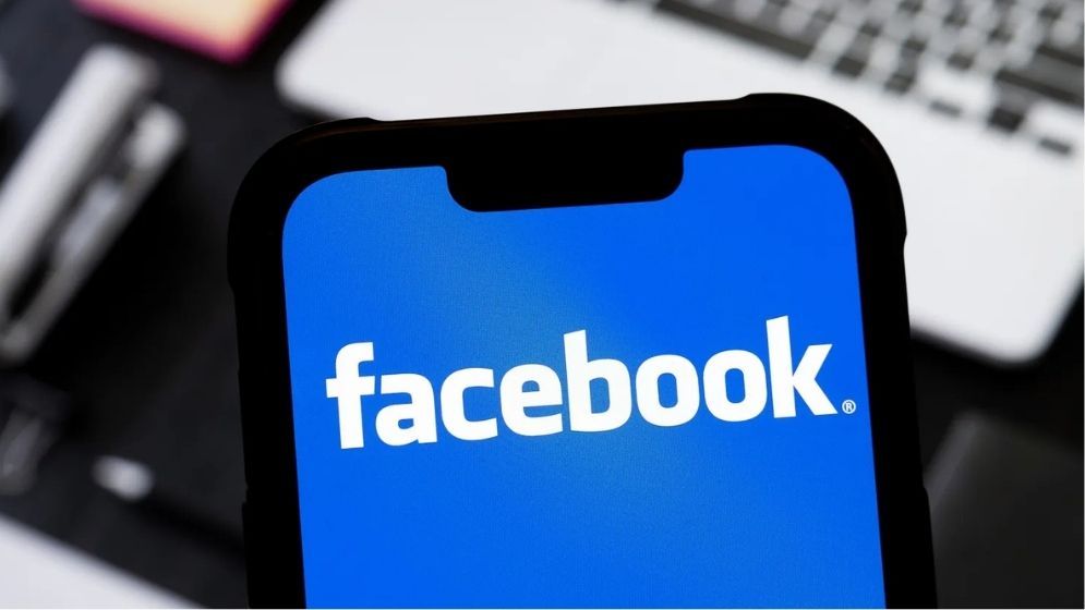 Facebook, Messenger down as users report major outage