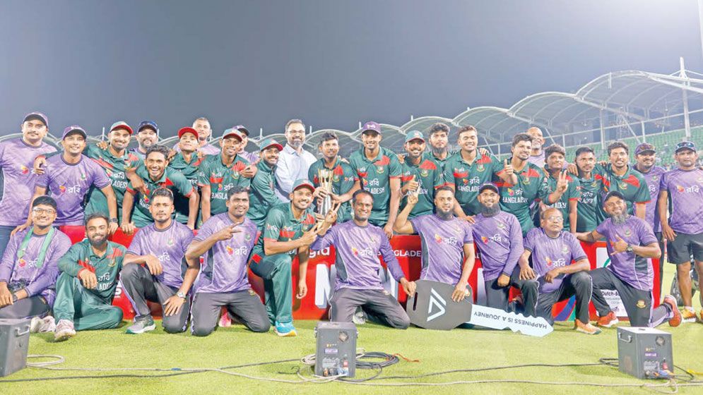 Shoriful’s six-fer not enough as Connolly fires Australia