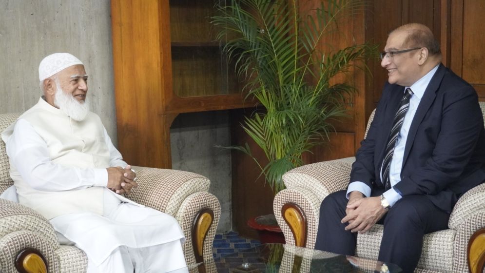 Pakistan high commissioner discusses bilateral issues with opposition leader