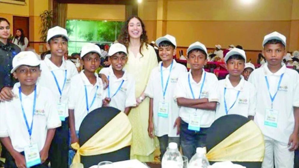 Zaima’s unique interaction with young students