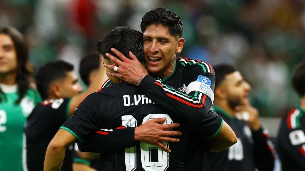 Co-hosts Mexico first team into knockout rounds