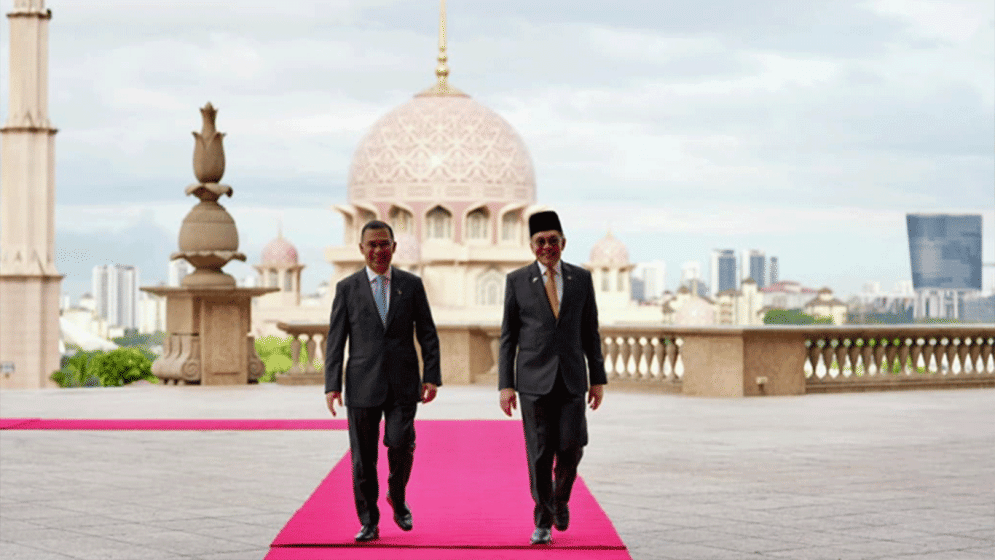Anwar Ibrahim accords warm reception to Tarique Rahman at Perdana Putra