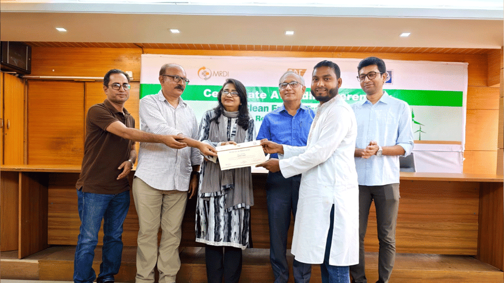 Daily Sun journo Rafikul receives fellowship on clean energy transition reporting