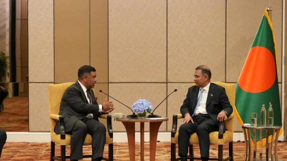 PM, Axiata Group CEO discuss telecom investment, 5G rollout