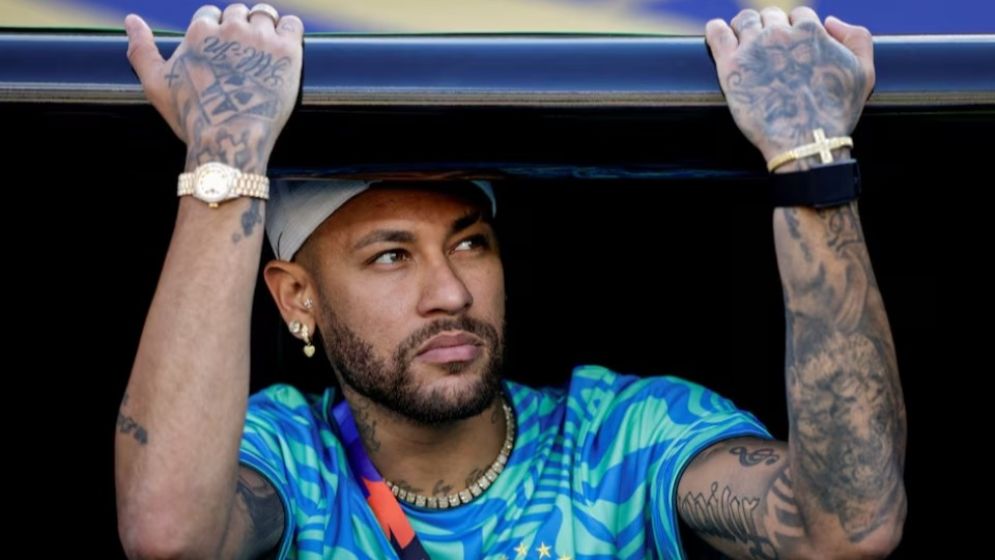 Neymar edges towards return as Scotland tie looms