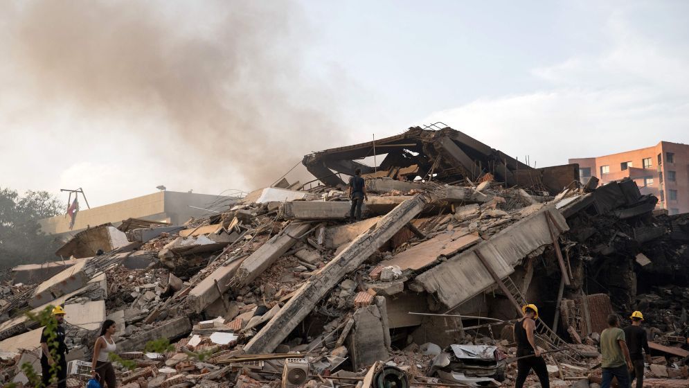Venezuela earthquakes toll rises to 920: official