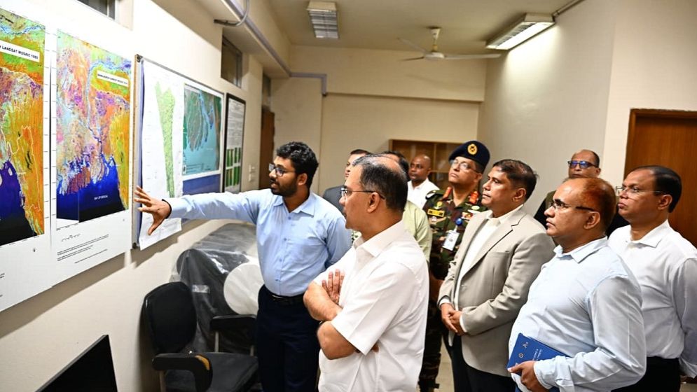 PM makes surprise visit to SPARRSO, calls for modernising space research in Bangladesh