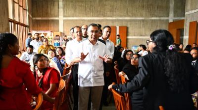 PM urges students to prepare for nation-building