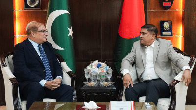 Pakistan high commissioner discusses bilateral issues with PM's defence adviser