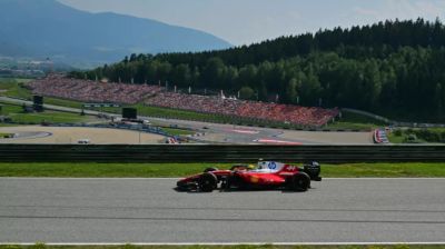 Hamilton laments lack of power and poor tyre performance