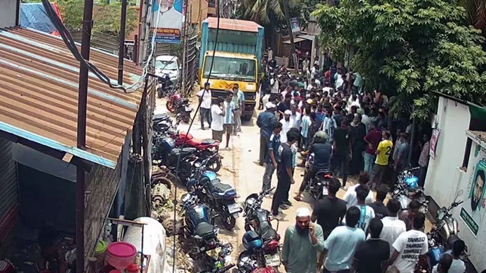 Motorcycle convoy sparks panic at Tongi factories amid scrap trade row