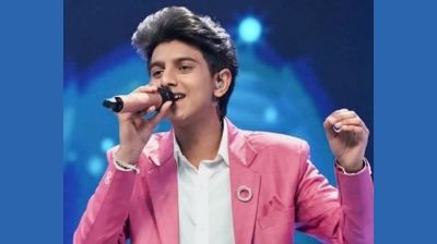 Shringla congratulates Ayush Gupta on winning music competition