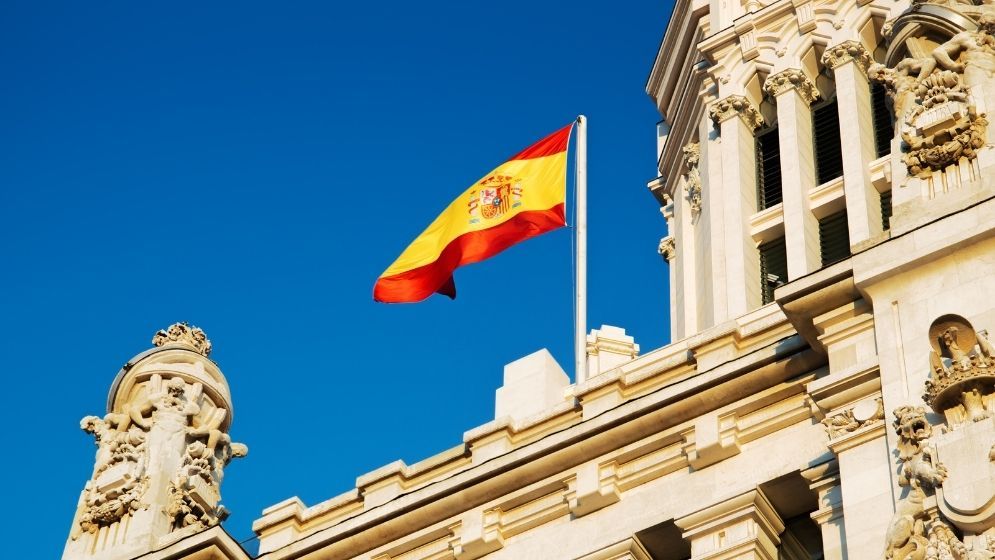 Almost 1.2m apply for Spain's migrant regularisation