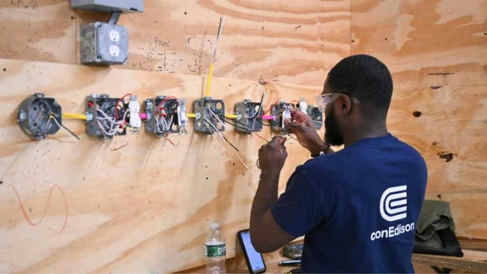 Job forever: trade schools are all the rage in the AI era