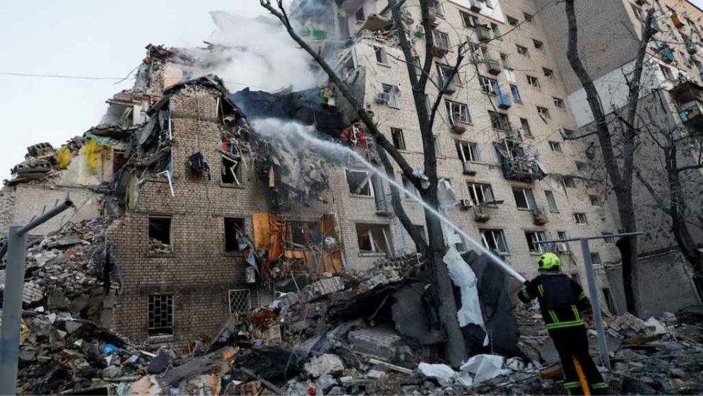 Russian air strikes kill eight, injure dozens in Ukraine's Kyiv
