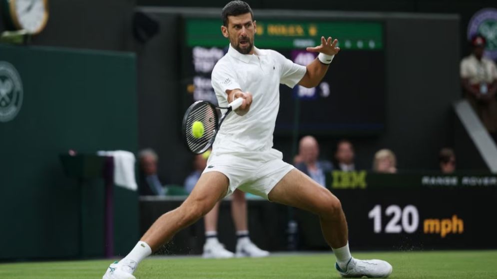 Djokovic dismantles Tsitsipas to reach third round