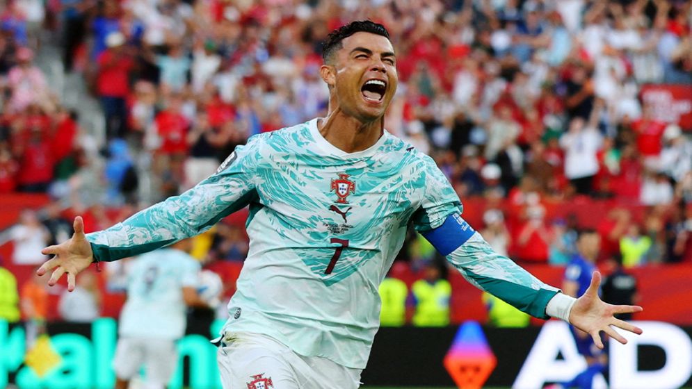 Portugal survive late drama to beat Croatia and reach last 16