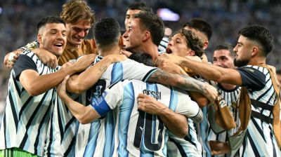 Argentina survive Cape Verde scare to reach last 16