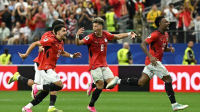 Egypt edge Australia on penalties to reach last 16