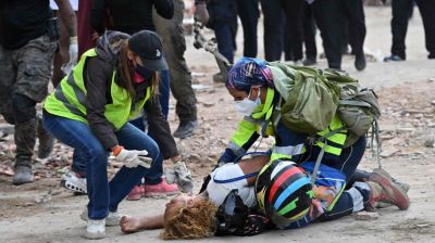 Frustrated families demand recovery of Venezuela’s earthquake dead