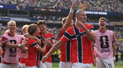 Norway stun Brazil 2-1 to reach quarter-finals