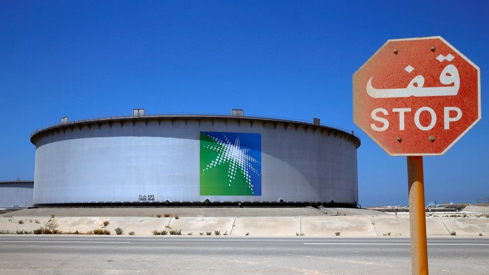 Huge Saudi oil price cut unlikely to convince sated Asia buyers: Traders