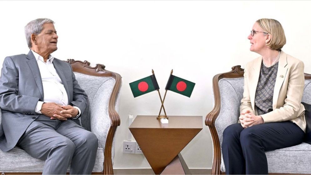 UK pledges support to strengthen democracy as British envoy meets Fakhrul