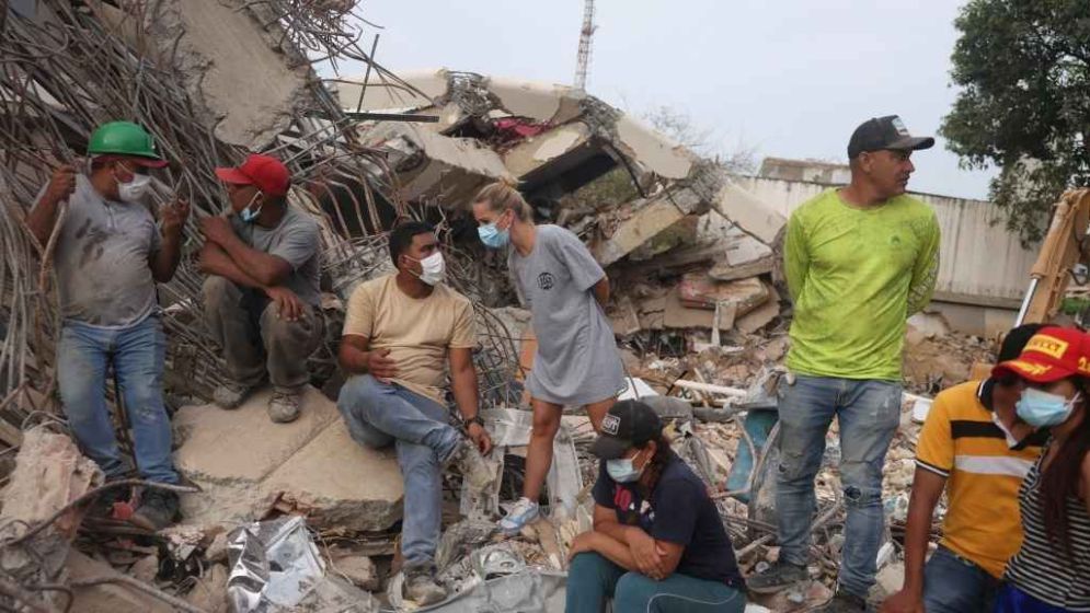 Overcrowded shelters, lack of clean water pose health risks after Venezuela quakes