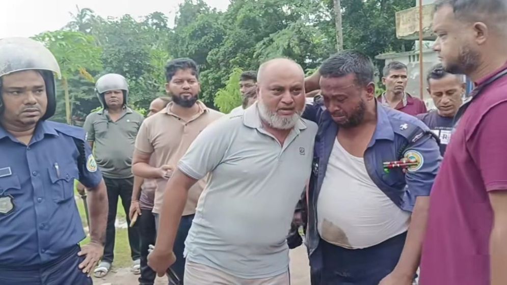 18 arrested, case filed after attack on police over 'suspect's rumoured death' in Barishal