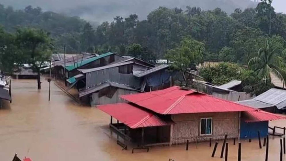 Heavy rain paralyses life in Rangamati