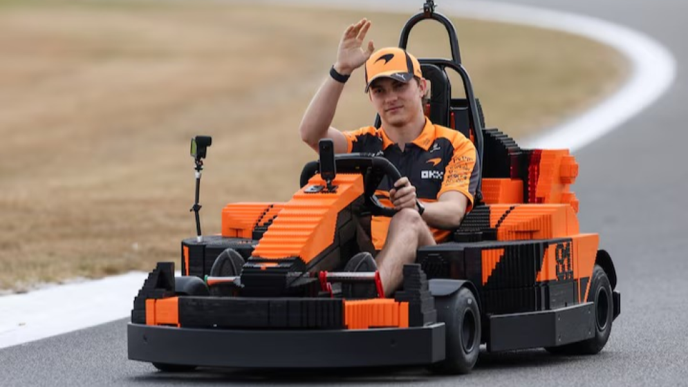 Webber dismisses speculation about Piastri's future