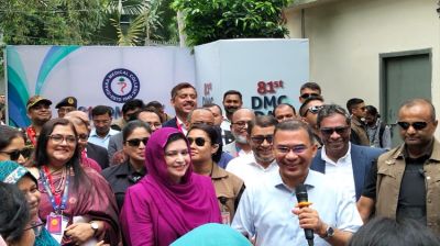 PM passes quality time with Dhaka Medical College students