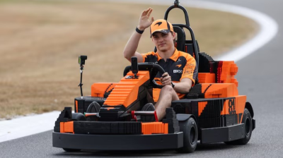 Webber dismisses speculation about Piastri's future