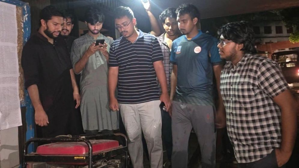 DUCSU provides generators, water and food to waterlogged halls