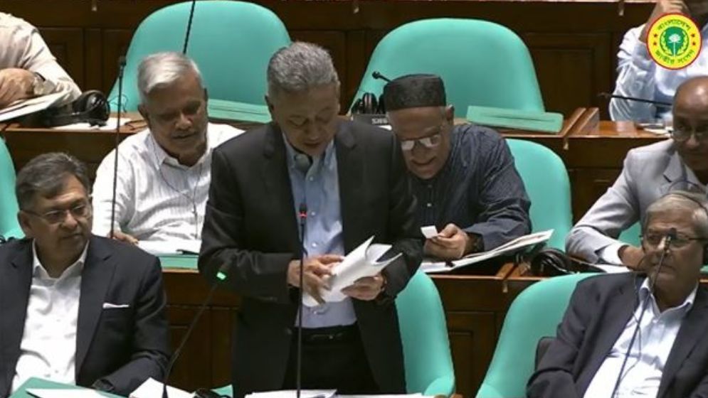 Govt won’t compromise with bank looters, money launderers: Khosru