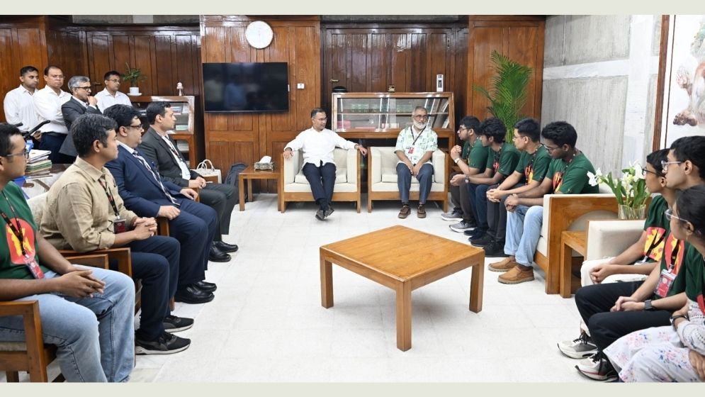 Int’l Olympiad Association Gold medal-winning students call on PM
